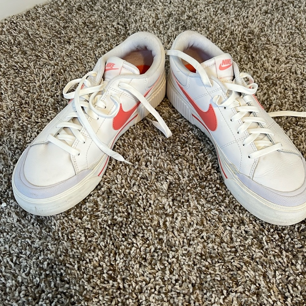 Nike Shoes worn once super stylish